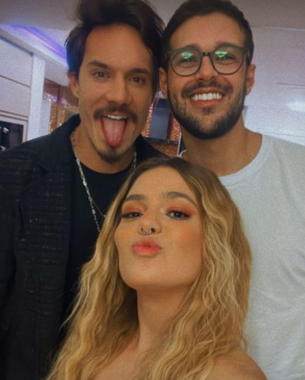 Viih Tube, Eliezer e Rodrigo Mussi jantam juntos em São Paulo — Foto: Instagram