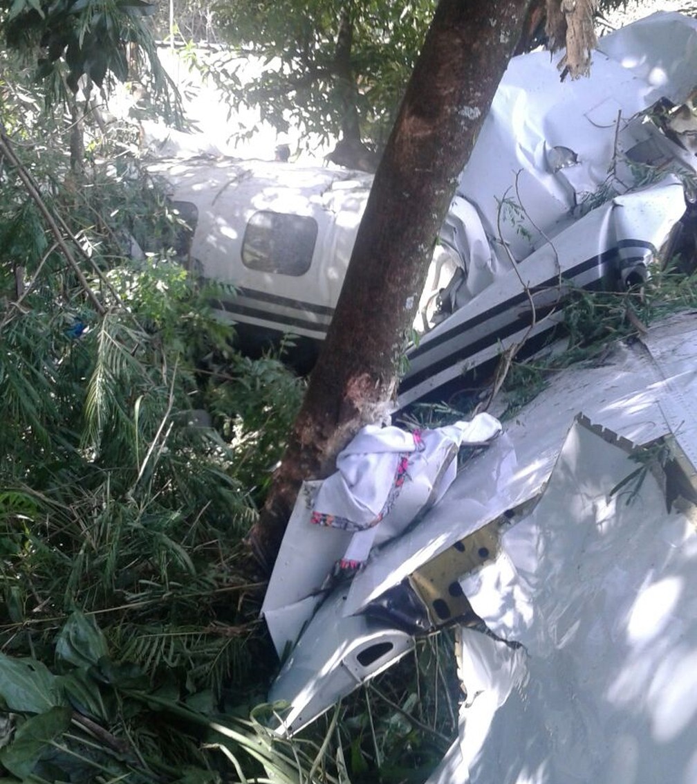Avião caiu na zona norte de Sorocaba nesta sexta-feira (Foto: Arquivo Pessoal)