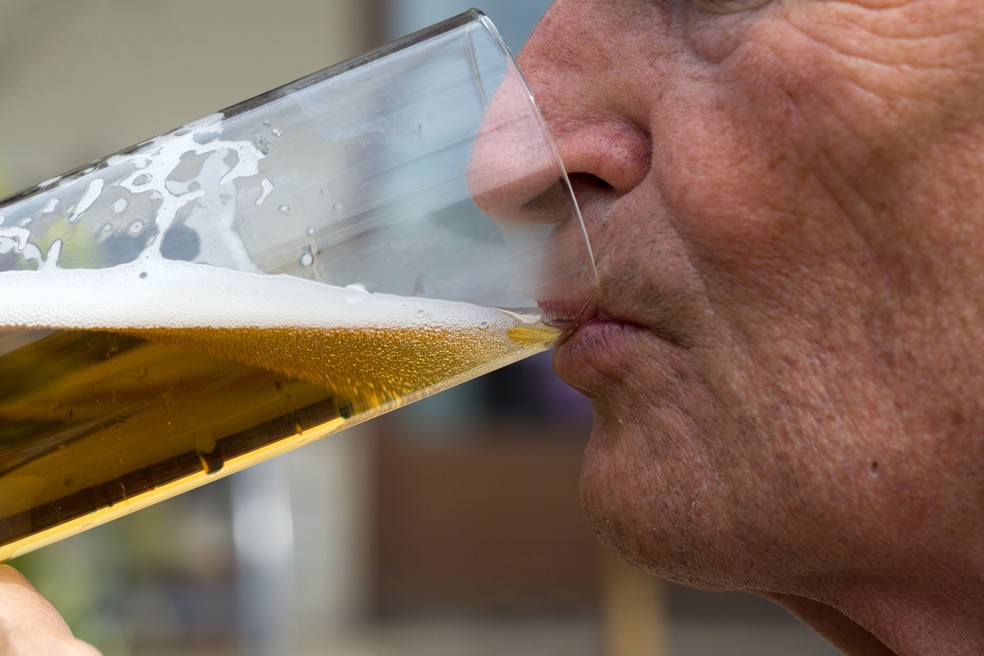 Estudo aponta possível relação entre consumo exagerado de álcool e câncer de esôfago — Foto: Deposit Photos