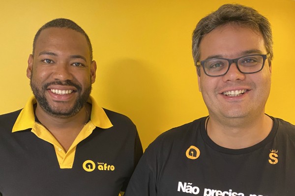 À esquerda, Diego Reis e à direita, Fernando Zago. Fundadores do Banco Afro (Foto: Divulgação)