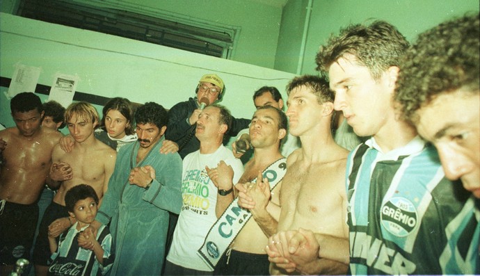 Felipão chega à 10ª final pelo Grêmio e estilo copeiro vira maior esperança