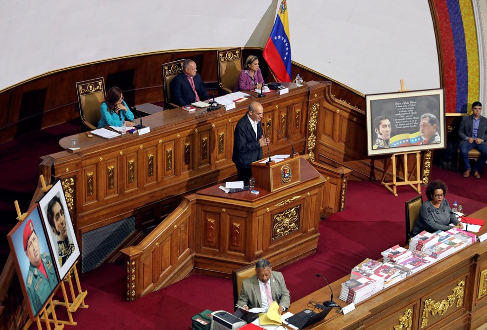Assembleia Constituinte, pró-Maduro, em sessão que cassou imunidade de Juan Guaidó — Foto: Manaure Quintero/Reuters