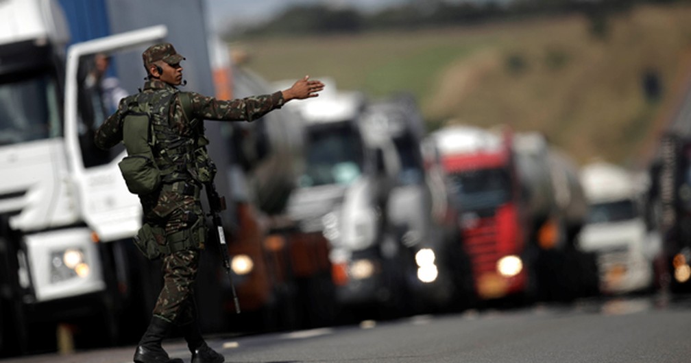 Greve dos caminhoneiros faz economia desacelerar no 2º ...