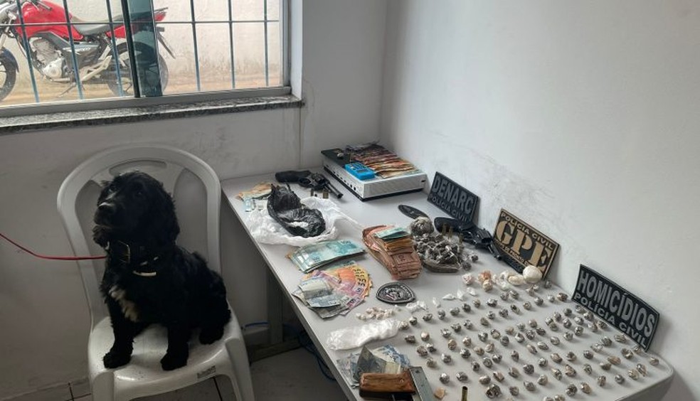 Suspeitos de tráfico são presos com armas, drogas e dinheiro na cidade de Timon — Foto: Divulgação/Polícia Civil do Maranhão