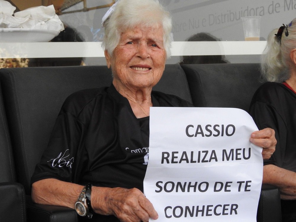 Corinthians promove ação levando idosos cadeirantes pela primeira vez à Arena; veja fotos