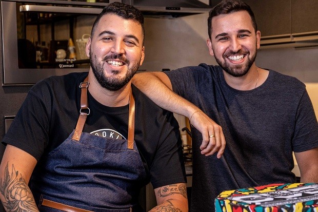 Rodrigo Molina e Renato Mendes, fundadores da Suburbanos Pizza: rede carioca vai inaugurar franquias em São Paulo (Foto: Tomas Rangel)