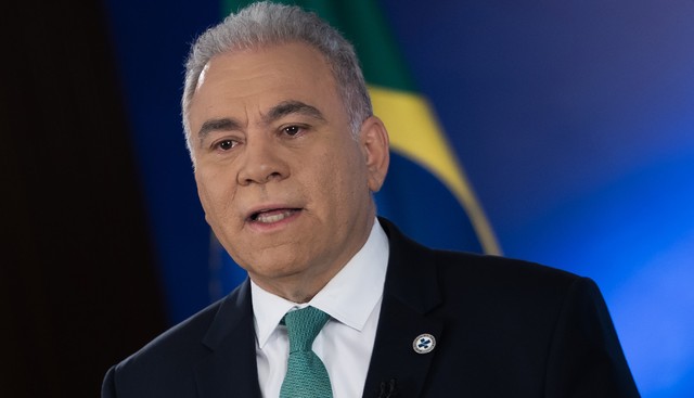 Queiroga: após confirmação da primeira morte no país pela doença, anúncio de medicamento para casos mais graves — Foto: Walterson Rosa/Ministério da Saúde