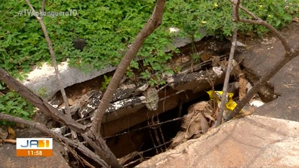 Na Arse 75, moradores reclamam de bueiro sem tampa e com acúmulo de lixo