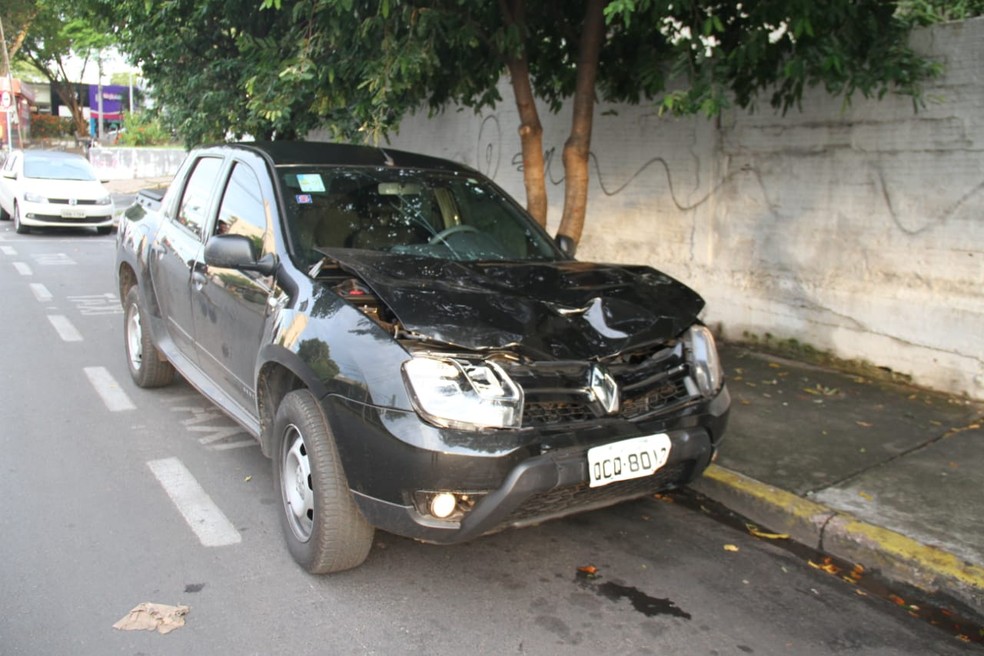 Motorista conduzia caminhonete e se recusou a fazer o teste do bafômetro — Foto: Polícia Civil/Divulgação