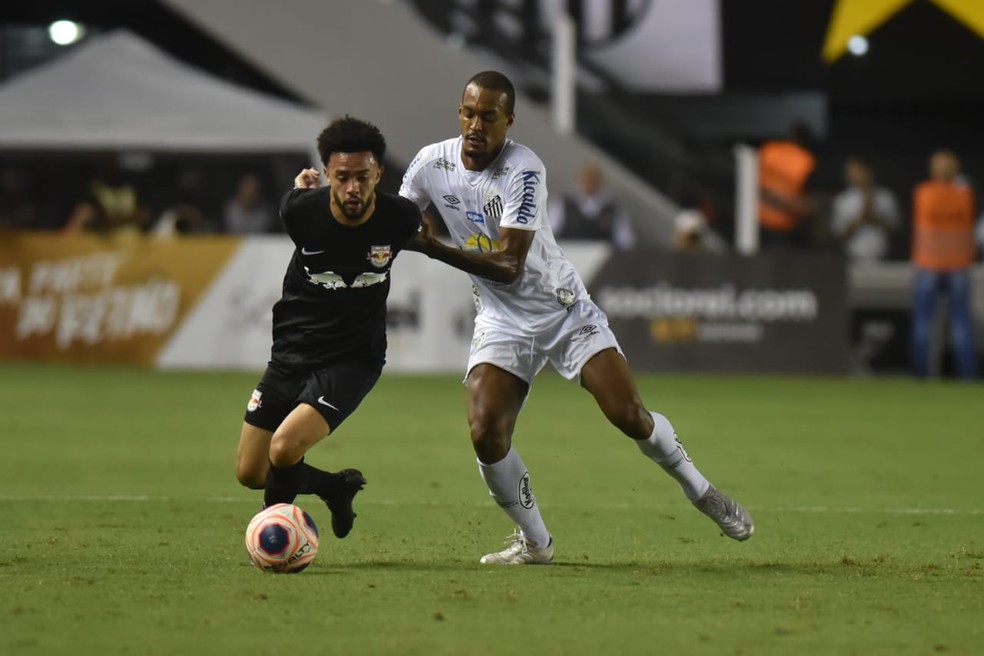 O Bragantino estreou na temporada empatando sem gols com o Santos, na Vila — Foto: Santos F.C