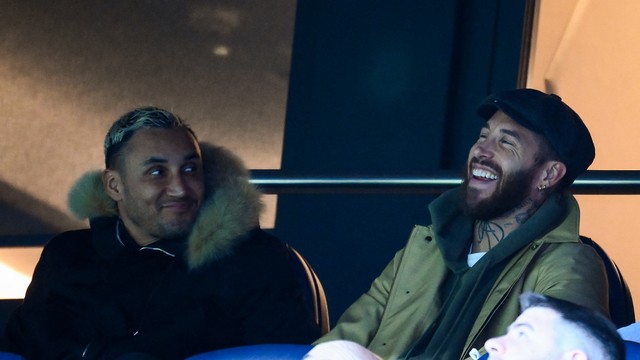 Sergio Ramos acompanha ao jogo entre PSG e Rennes, pelo Campeonato Francês