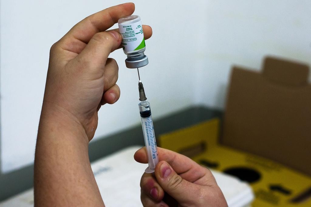 Vacinação Covid-19: Veja grupos prioritários e locais de imunização na Grande Cuiabá