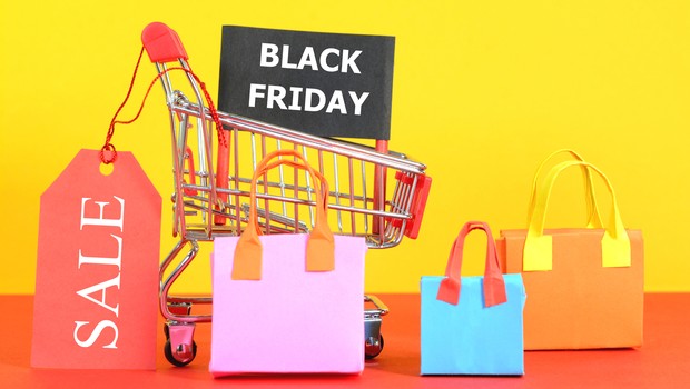 Black Friday - Comprar - Carrinho - Sale - Promoção  (Foto:  jayk7 via Hetty Images)