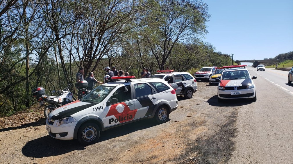 Perseguição em duas rodovias mobilizou viaturas e helicóptero da PM em Capivari (Foto: Tonny Machado/Raízes FM)