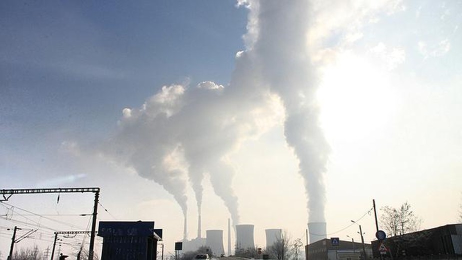 Aquecimento global é causado principalmente pela emissão de gases poluentes