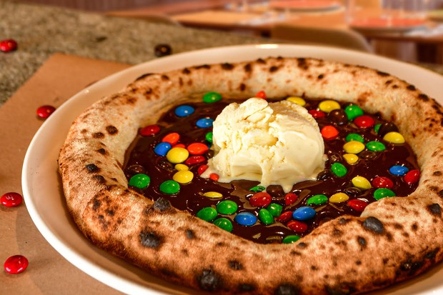 Pizza de fondue de chocolate (Foto: Divulgação)