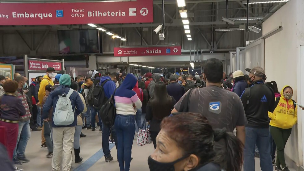 Ferroviarios Aprovam Greve Nas Linhas 11 12 E 13 Da Cptm Para Esta Terca Feira Em Sp Sao Paulo G1