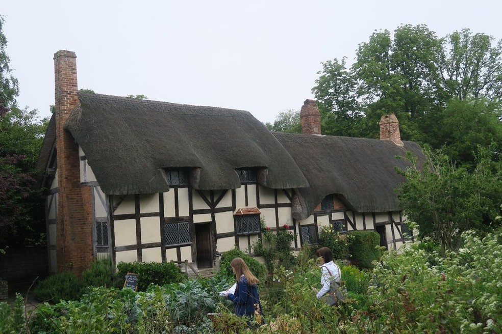 A casa em que Anne Hathaway, mulher de William Shakespeare, viveu na inf&acirc;ncia em Warwickshire, na Inglaterra &mdash; Foto: Reprodu&ccedil;&atilde;o/Instagram @travel_latso