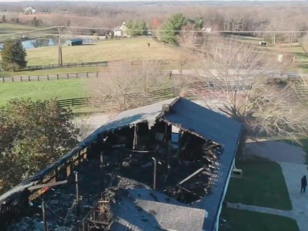 Acampamento de férias da família de Jennifer Lawrence pegou fogo no Kentucky (Foto: reprodução/Instagram)