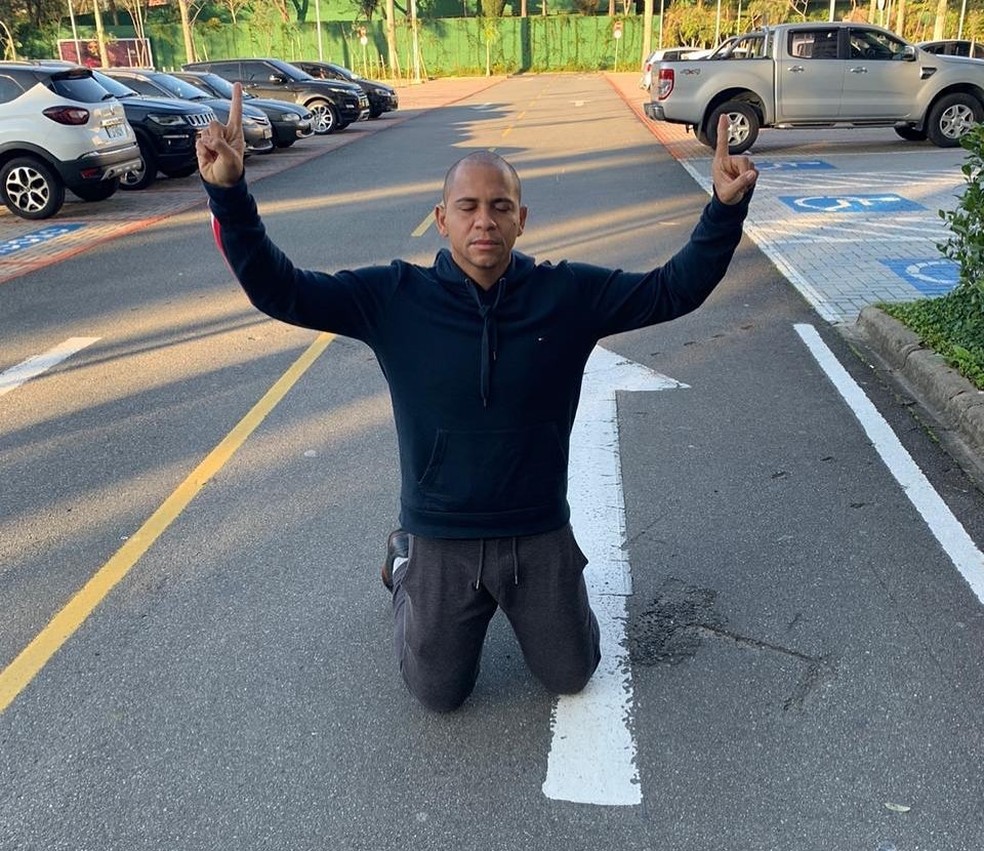 Atacante Walter, do Athletico, comemora fim da suspensão  — Foto: Instagram
