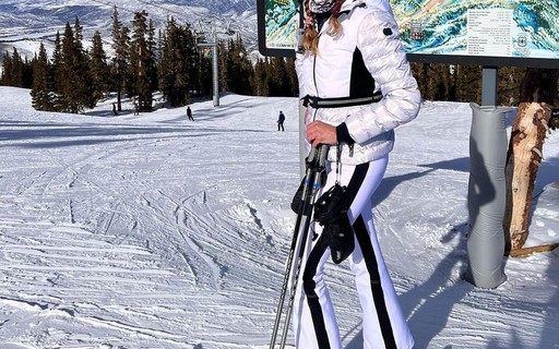 Luciana Gimenez usa look de quase R$ 9 mil em estação de esqui nos EUA