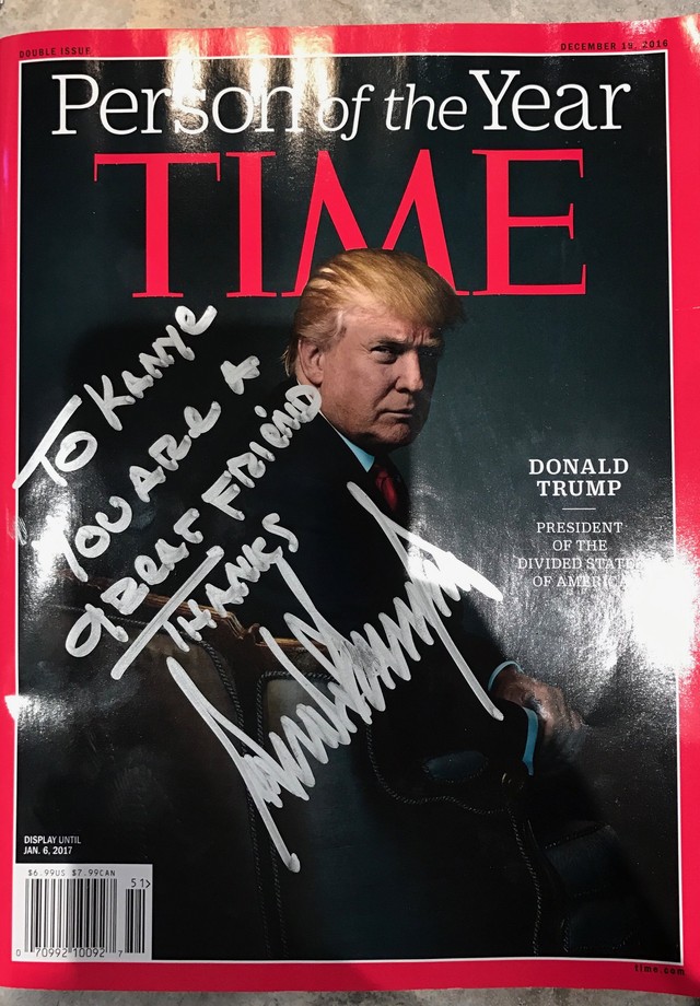 Revista Time autografada pro Trump para Kanye (Foto: Reprodução)
