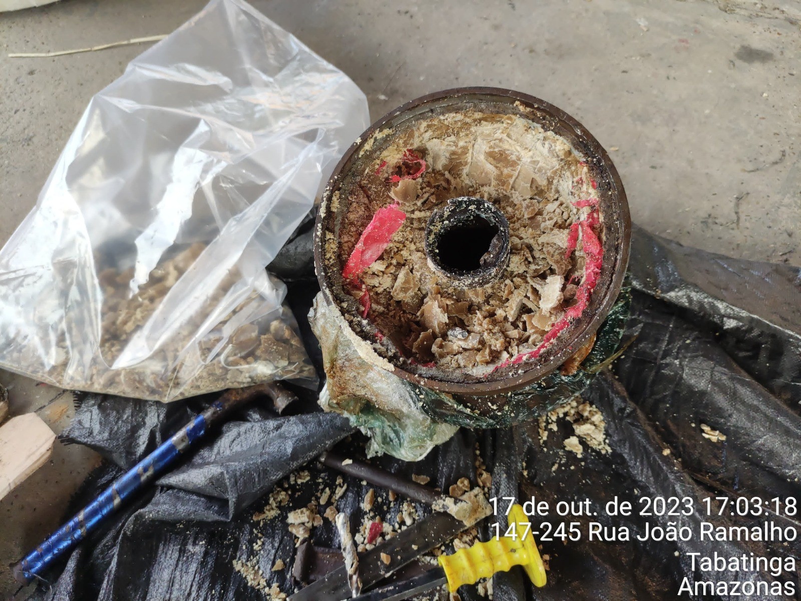 Cerca de oito quilos de drogas são apreendidos escondidos em peça de motor de trator no AM