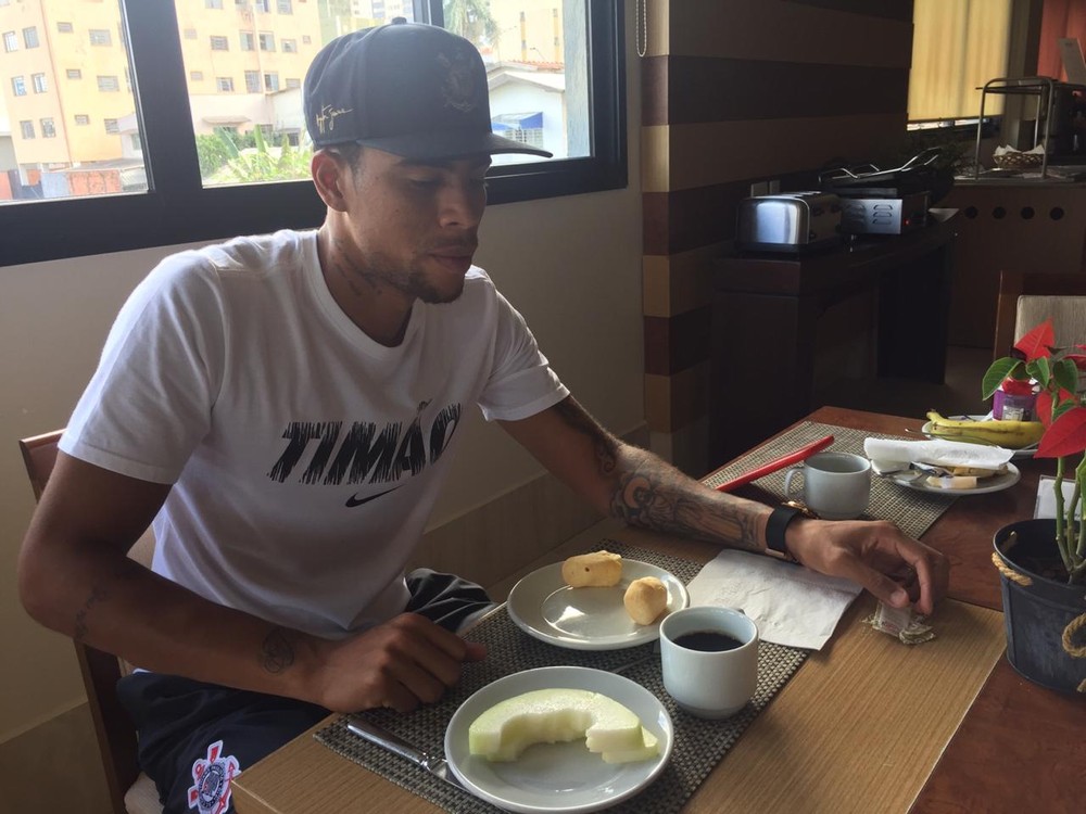 Artilheiro, Gustavo fala de parceria com Love e presta solidariedade ao Flamengo