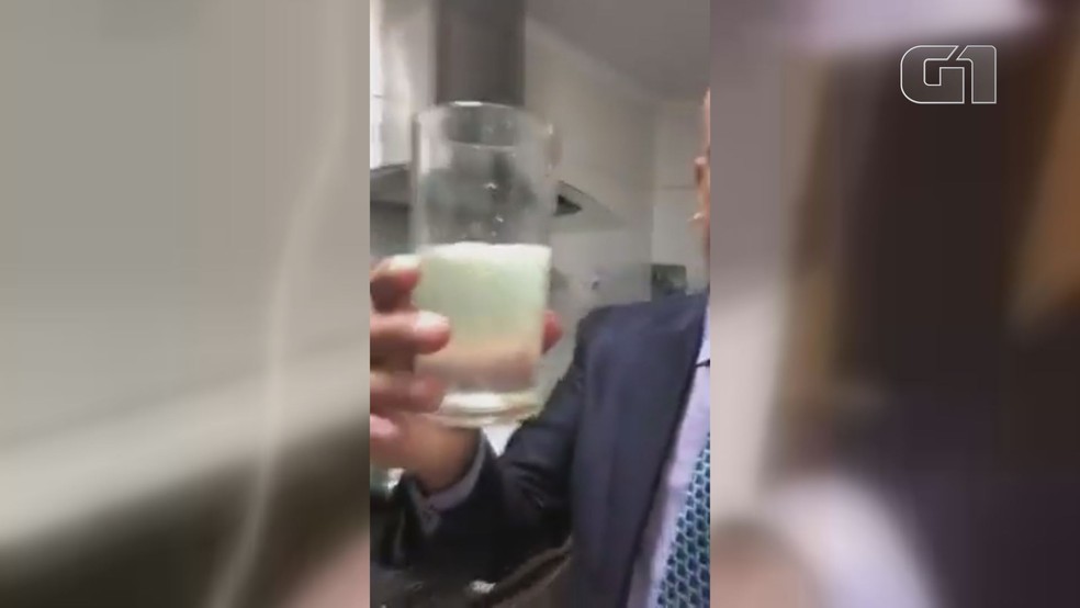 Pastor alega que mistura ajuda no combate ao coronavírus em vídeo publicado — Foto: Reprodução/ Redes Sociais