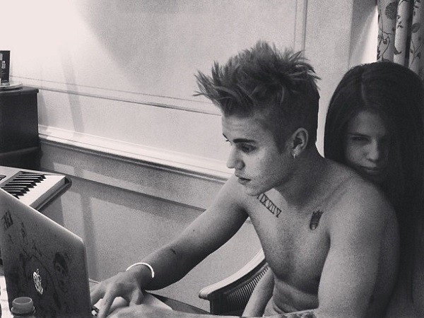 Justin Bieber e Selena Gomez: dupla marcava presença nas redes sociais (Foto: Reprodução)