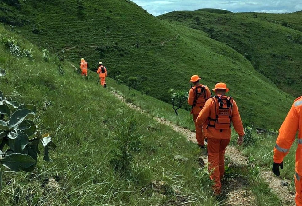 Equipe do Corpo de Bombeiros durante as buscas para encontrar o agricultor em Lavras (MG) — Foto: Divulgação/Corpo de Bombeiros 
