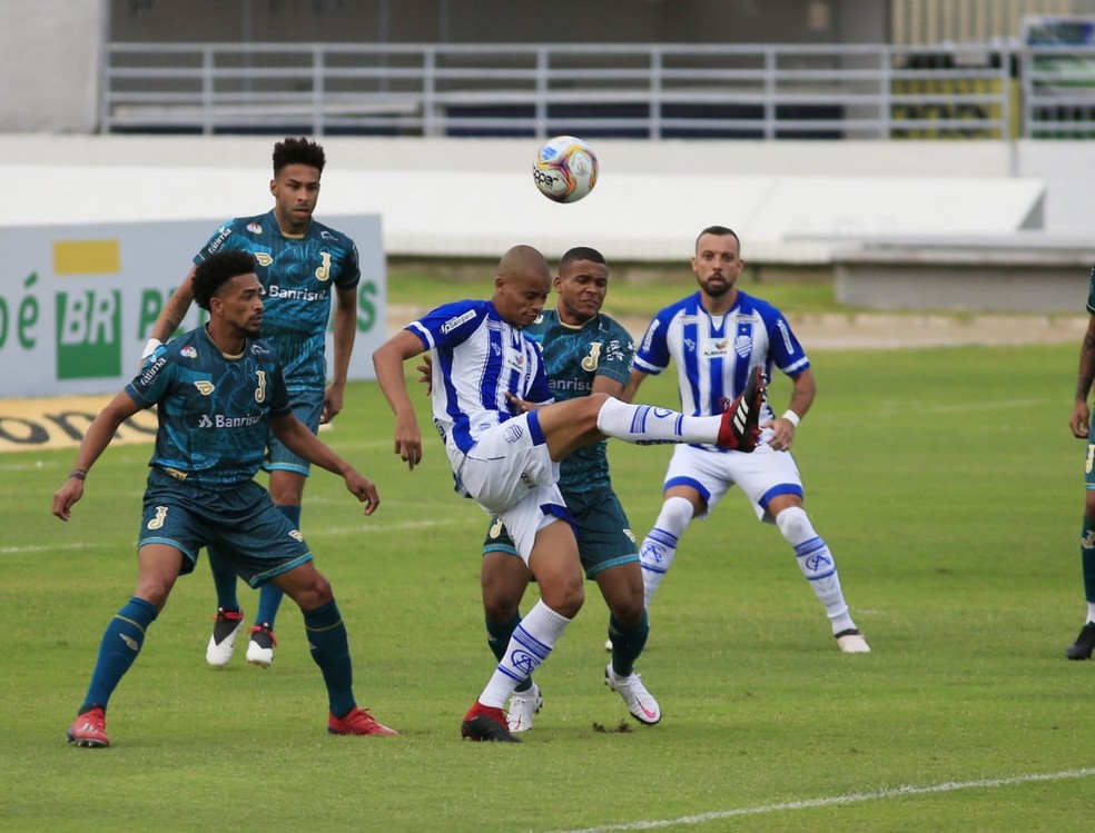  Cléberson chegou no segundo semestre e virou titular — Foto: Ailton Cruz/Gazeta de Alagoas