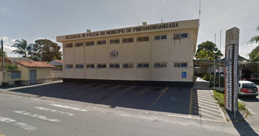 Polícia Civil investiga sumiço de bebê de um ano no Centro de Pindamonhangaba — Foto: Reprodução/ Street View 
