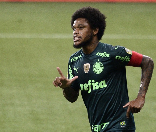 Luiz Adriano faz contrato com Palmeiras até os 36 anos; veja os números da  carreira