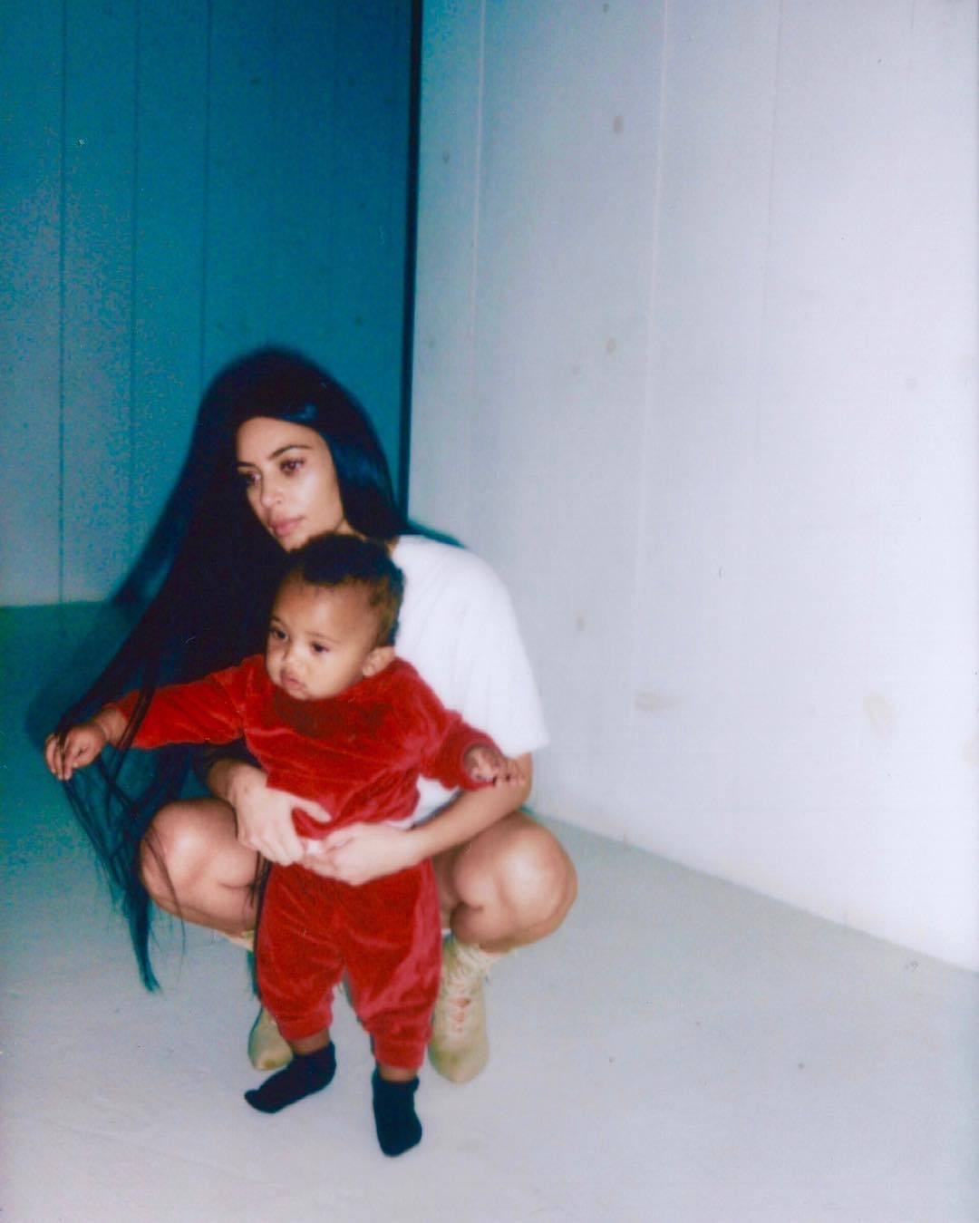 Kim Kardashian e Saint West (Foto: reprodução/Instagram)