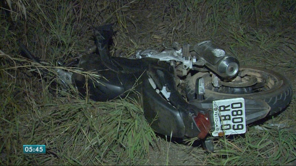 O terceiro acidente, na BR-070, em Nossa Senhora do Livramento, matou o motociclista Luiz Franca, de 28 anos (Foto: TV Centro América)