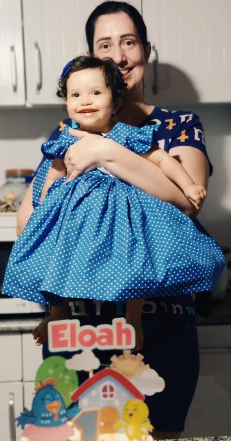 “Todos os dias aprendo algo com a Eloah. Ela tem muita capacidade de aprender e de me mostrar como é bom ser mãe de atípica”, afirma Marcela.  — Foto: Cedida