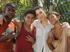 Rooney Mara e Martin Sheen filmam  com jovens de favela em 'lixão' no Rio