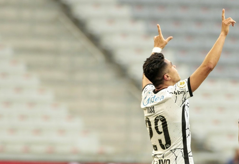 Roni marca e diz :