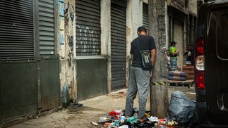 Abandono e falta de conservação geram diversos tipos de poluição no entorno da Central — Foto: Hermes de Paula/Agência O Globo