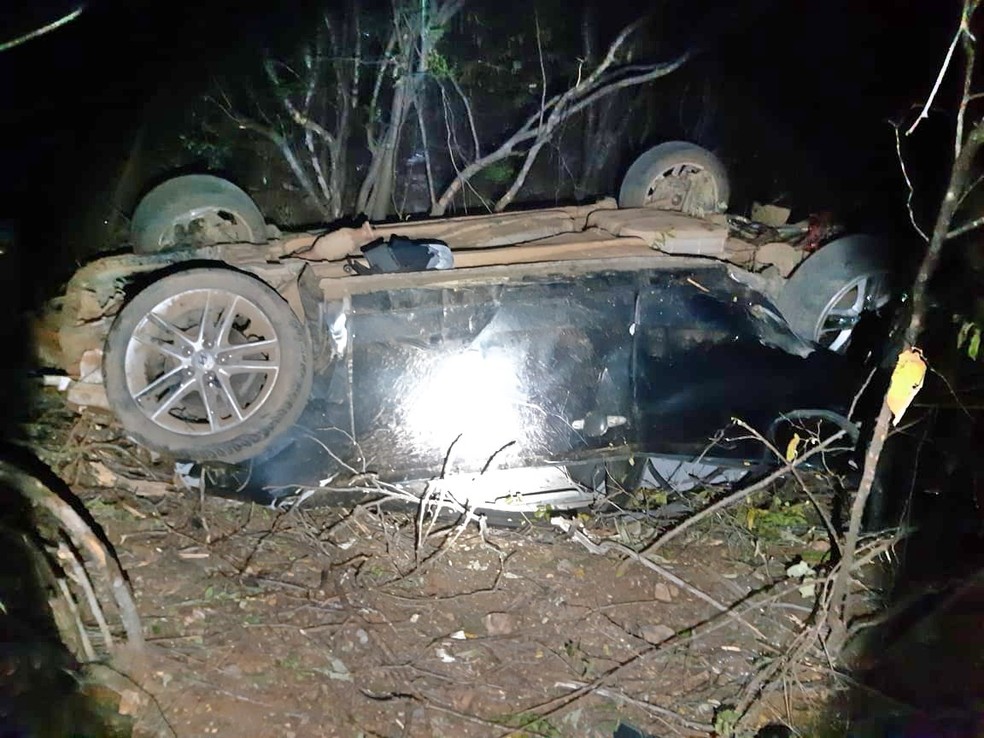 Acidente de carro na BR-232 em Salgueiro — Foto: Divulgação/ PRF