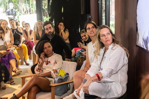 Cris Rosenbaum, Adriana Barbosa, Karine Rossi, Claudia Kievel e Patrícia Toledo realizaram o talk "Design, Empreendedorismo e Consumo Consciente"
