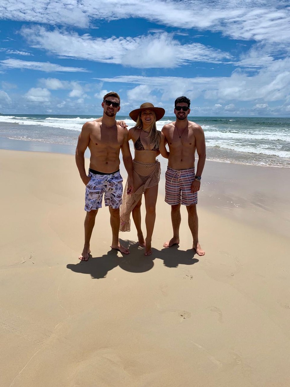 Diego, Isabella e Maycon curtem as praias do litoral norte de Natal  â€” Foto: Arquivo Pessoal 