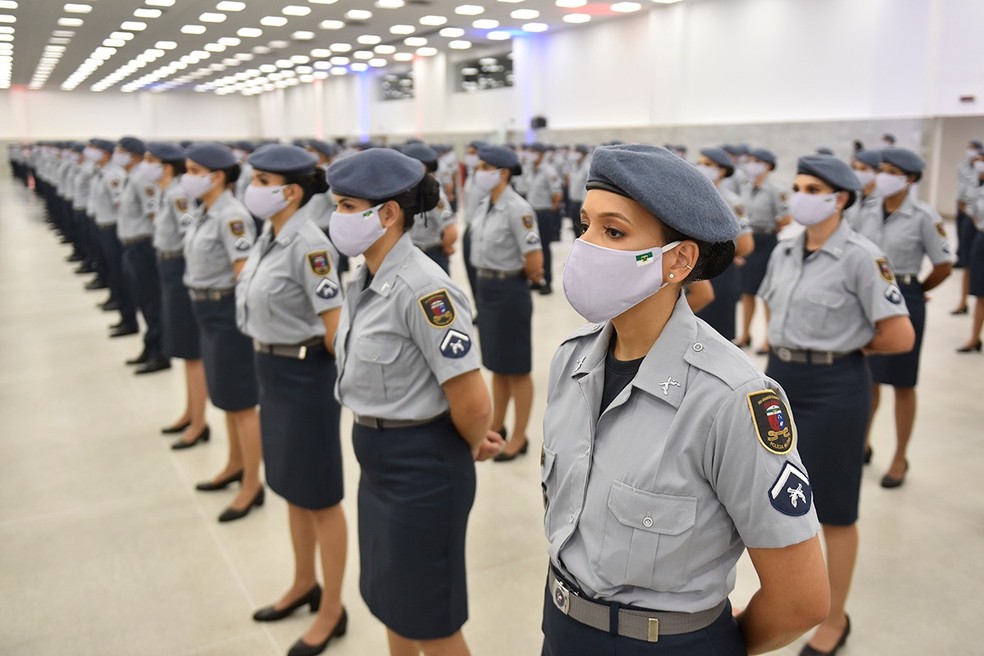 Policiais militares femininas em formatura do curso de praças da PM no Rio Grande do Norte — Foto: Elisa Elsie