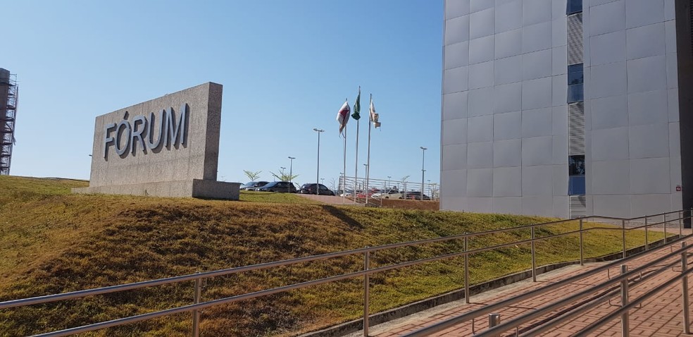 Fórum de Contagem, na Grande BH, onde o ex-policial Zezé será julgado — Foto: Flávia Cristini/ TV Globo
