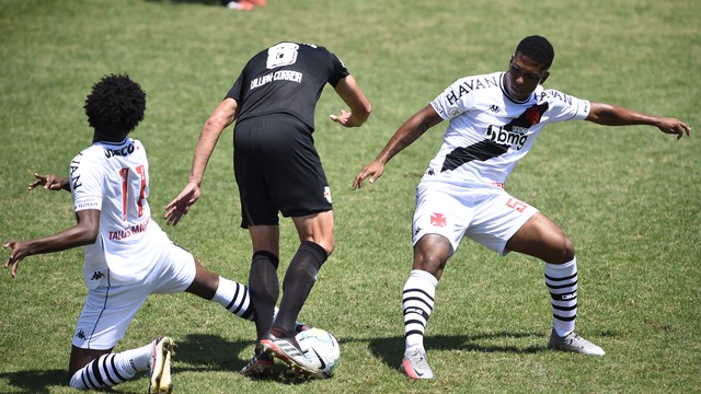 Vasco e Bragantino fizeram um jogo sem grandes emoções em São Januário