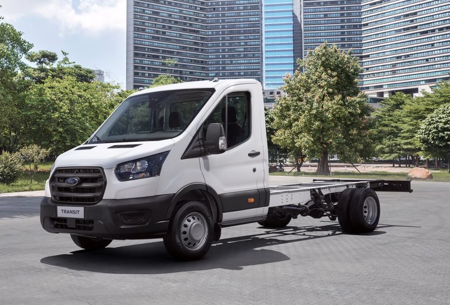 Ford Transit com versão cabine chassi é lançada a partir de R$ 250 mil
