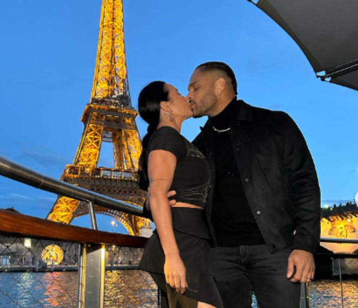 Scheila Carvalho completa 51 anos em Paris e ganha parabéns antecipado do marido: 'em francês, viu?' 
