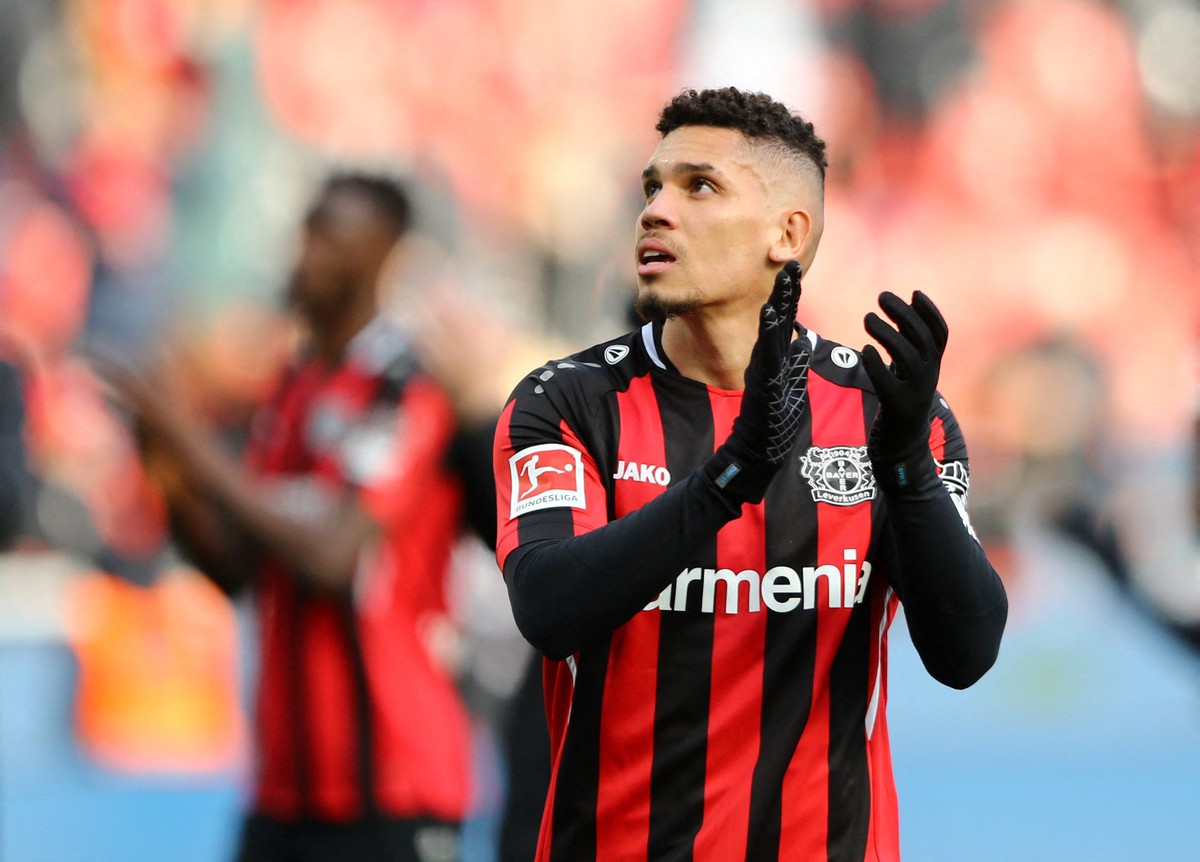 Paulinho planeja não renovar com Bayer Leverkusen em último ano de