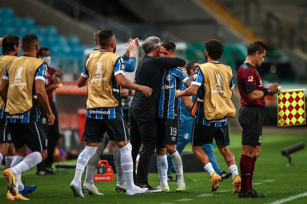Grêmio aponta favoritismo para o São Paulo em semi e garante cabeça tranquila após queda